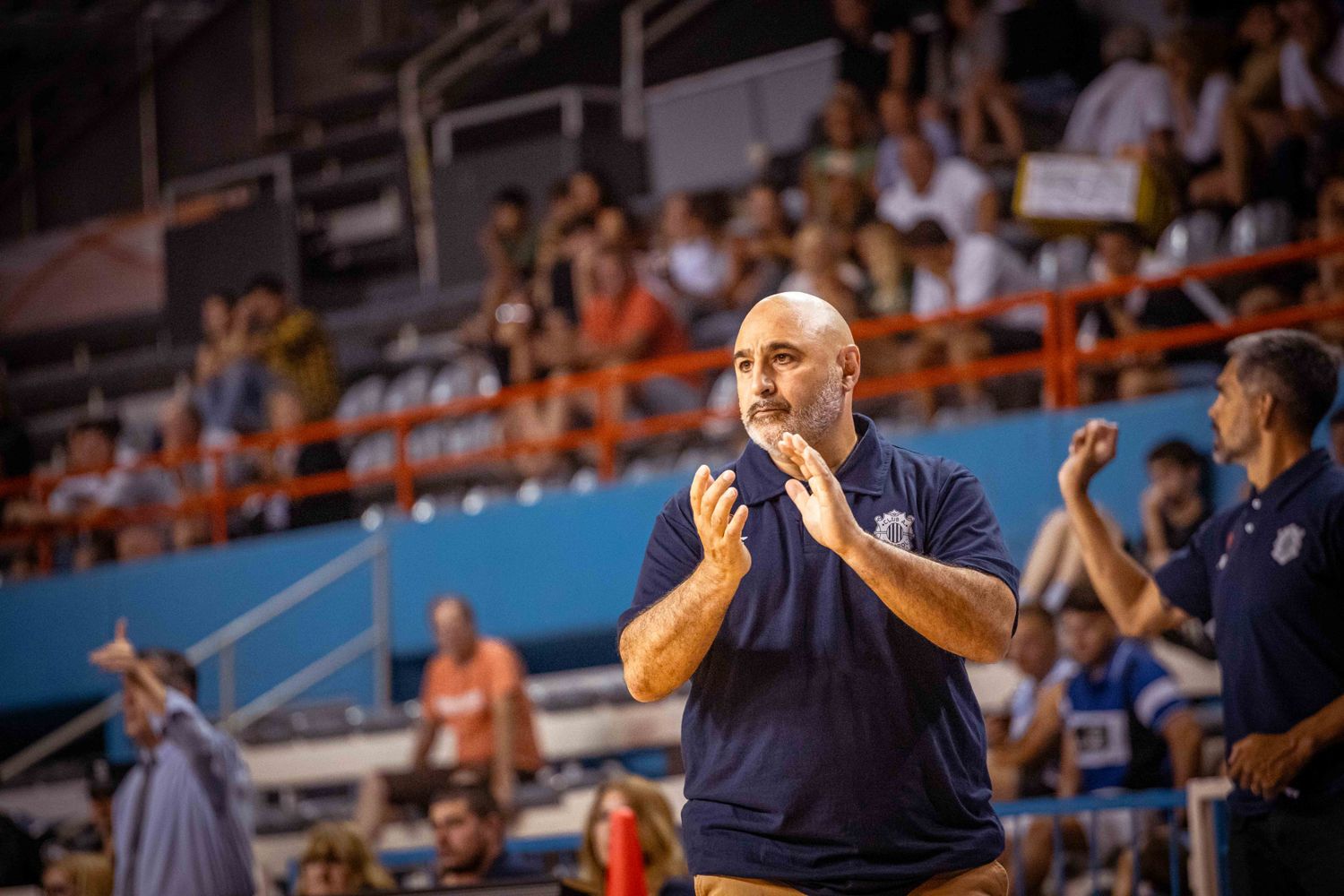 Hernán Laginestra sigue trabajando en la reconstrucción del equipo.