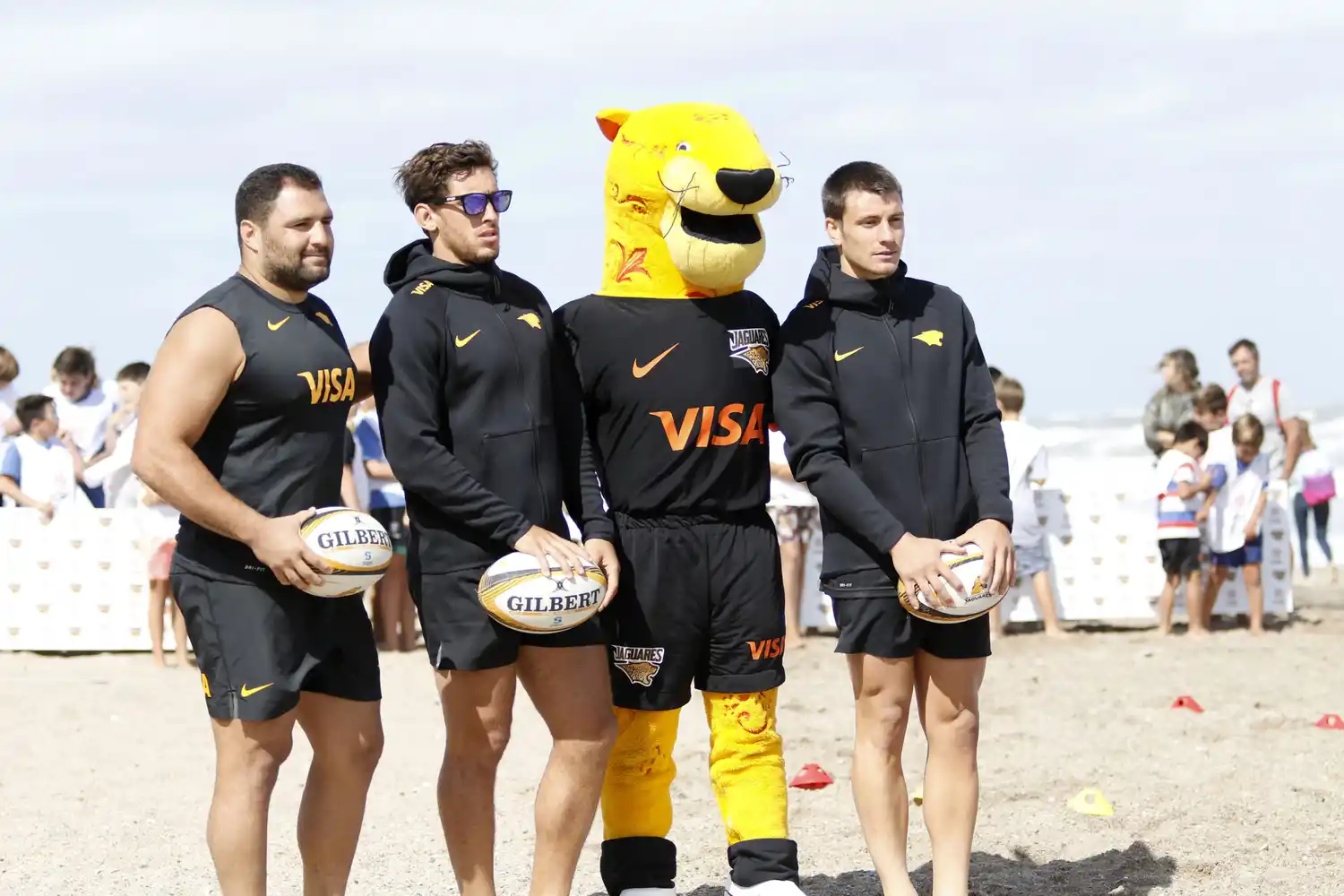 Multitudinaria clínica de Los Jaguares en Mar del Plata