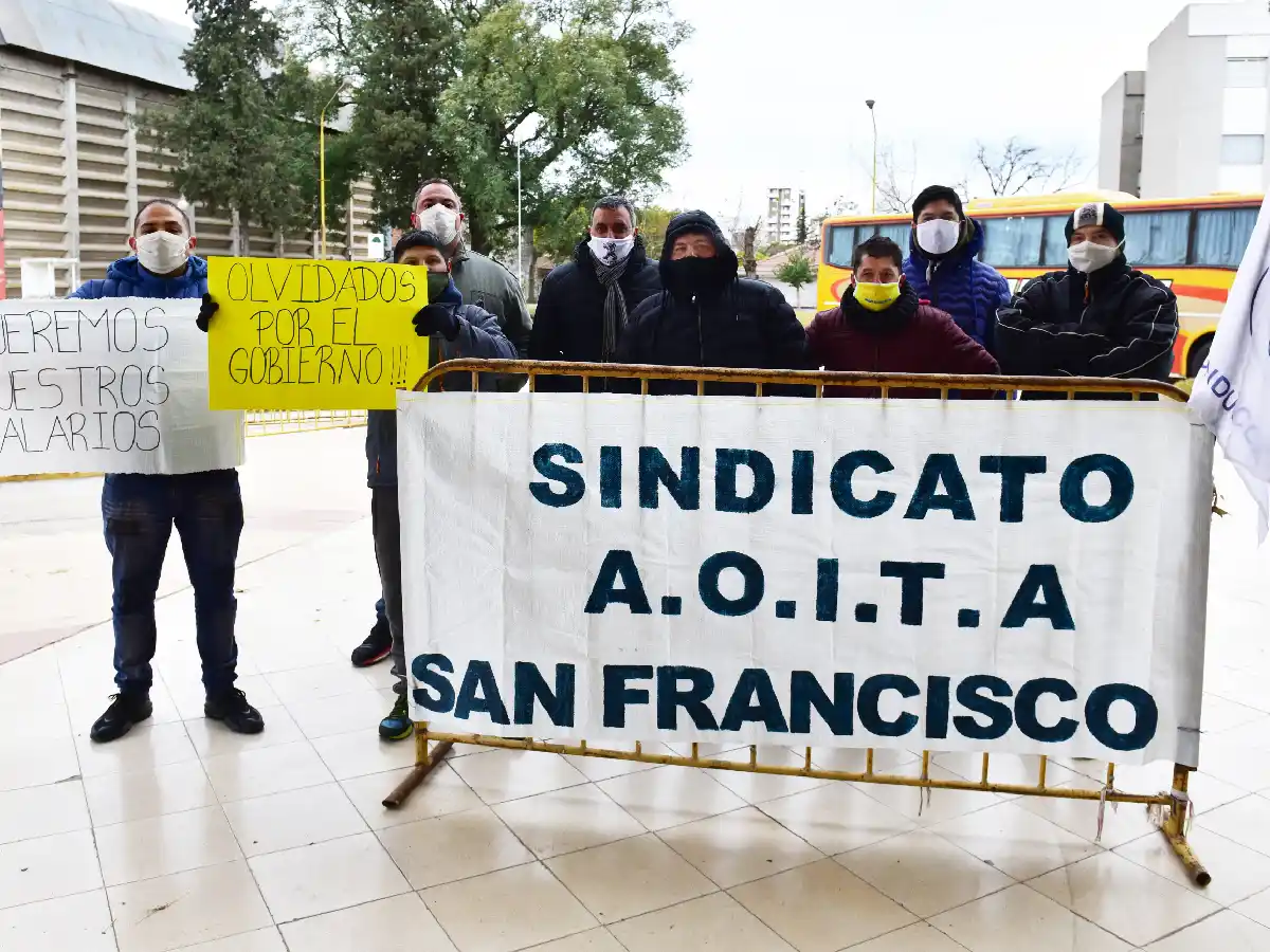 “Queremos volver a trabajar”: el transporte interurbano  de pasajeros cumple 103 días de paro por deudas salariales