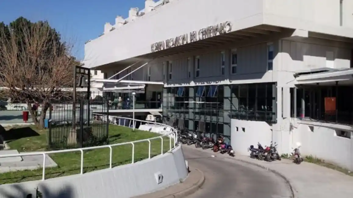 Policías salvaron con RCP a una jubilada que se descompensó en el centro