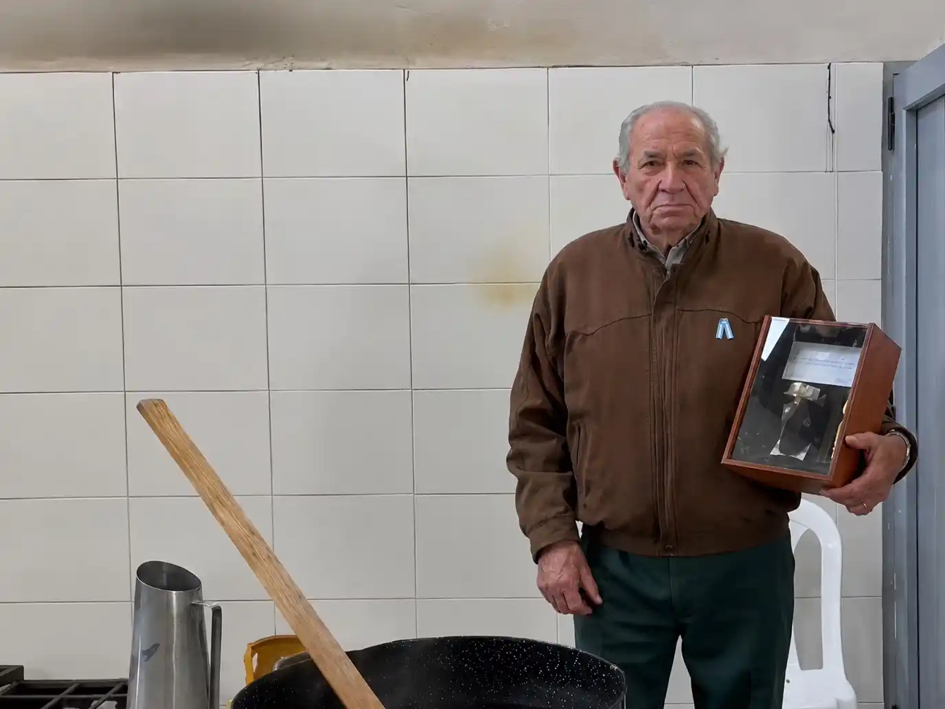 Samuel Madrea, el encargado del chocolante caliente se jubila.