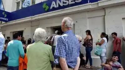 El gobierno oficializó el aumento del 12,11% de las jubilaciones