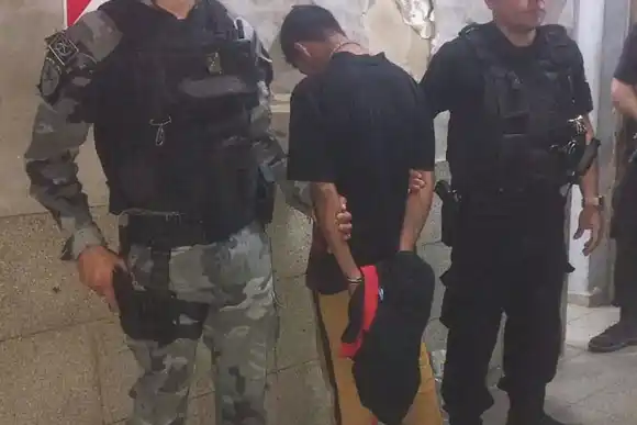 Detuvieron a un joven con drogas en un sector de vías de zona oeste