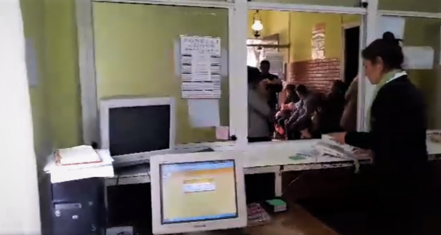 Padre e hijo robaron una computadora de Desarrollo Humano y los atrapó la Policía