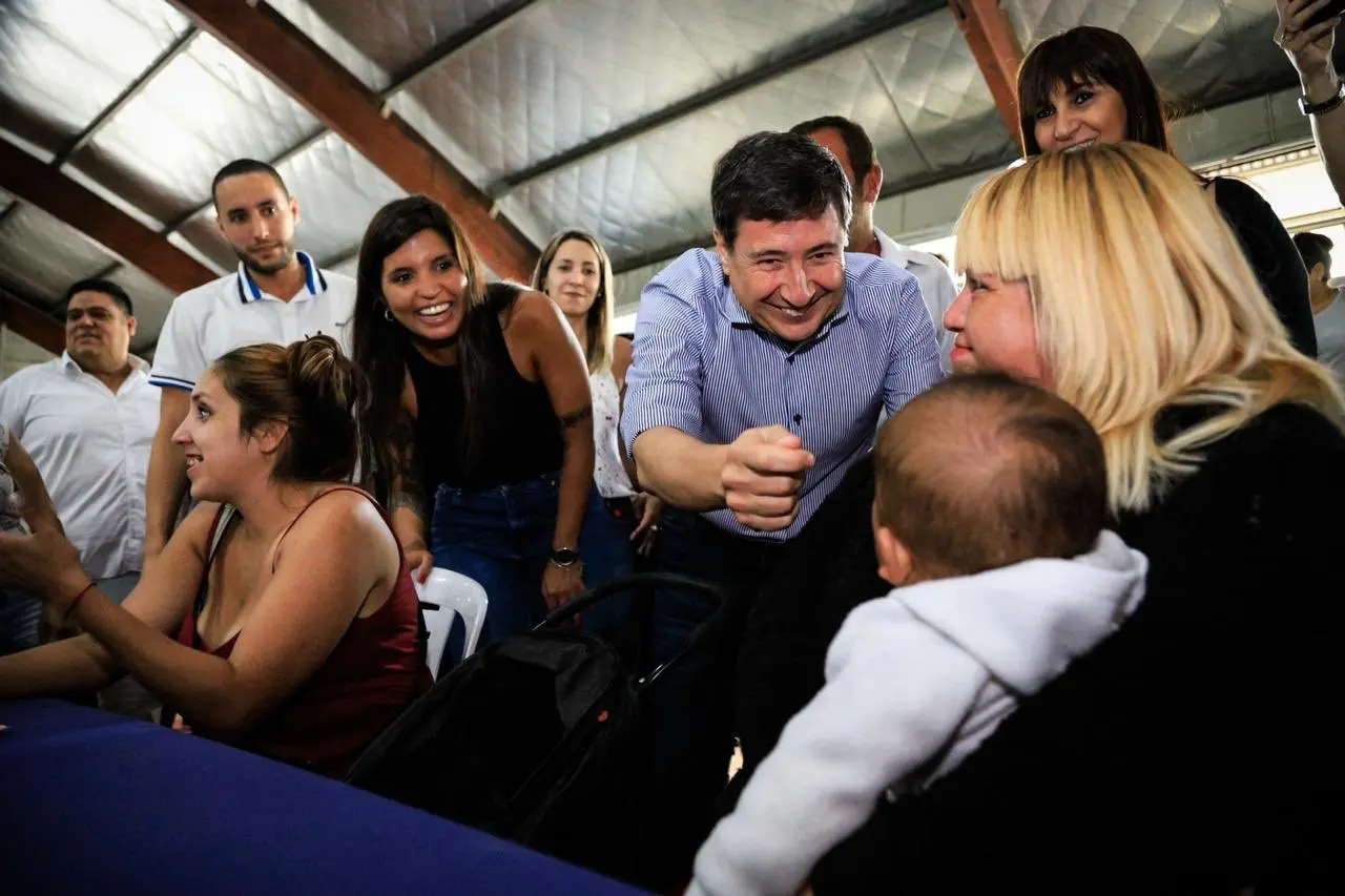 Lomas de Zamora: Entregaron tarjetas alimentAR con cursos de nutrición y campaña de vacunación