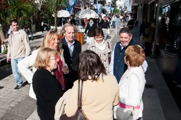 Candidatos del Frente dialogaron con vecinos de capital provincial