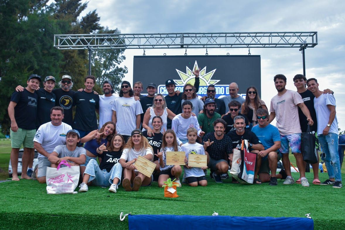 El cierre de la premiación con la presencia de la intendenta Dora Bogdan. La organización por parte de Club Esqui y Wake Gualeguay estuvo a la altura de las circunstancias-