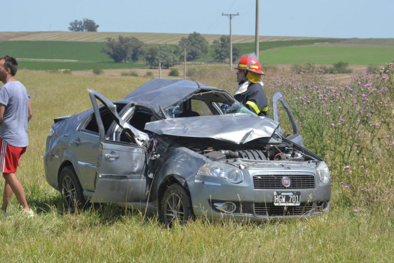 Dos personas oriundas de Mendoza volcaron en la Ruta 74 y fueron trasladadas al Hospital