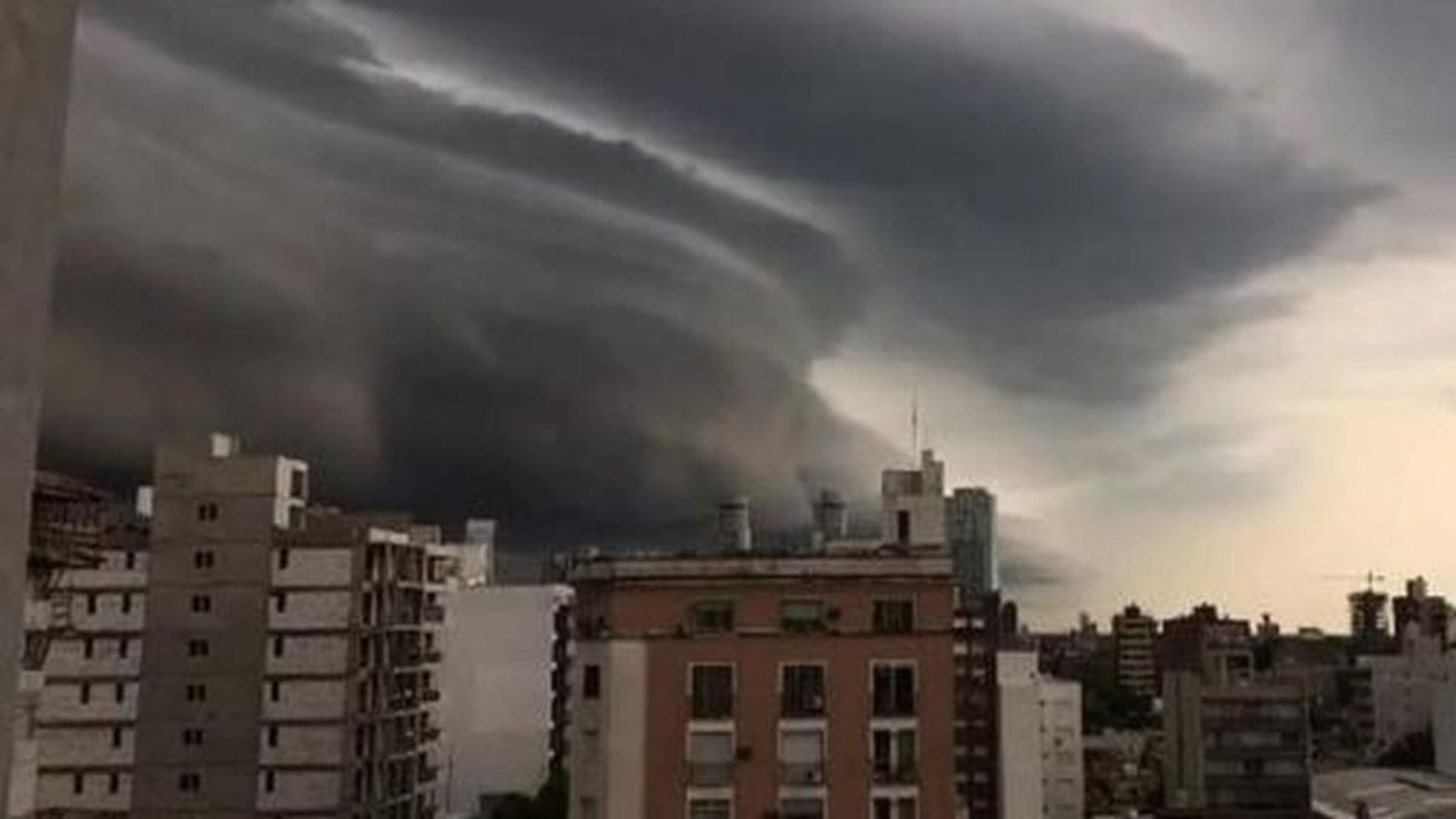 Rige un alerta por tormentas en Santa Fe Capital, San Jerónimo y Garay