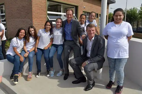 Bordet pidió borrar “la inequidad entre escuelas públicas y privadas”
