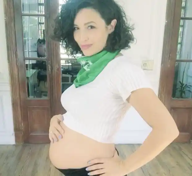 Polémica por las declaraciones de Julia Mengolini: "Fumé 'porro' todo el embarazo"