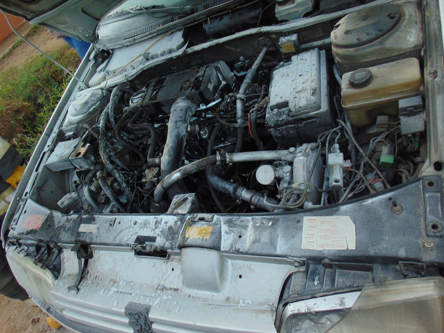 Incendio de un automóvil en Cerrito y Vuelta de Obligado