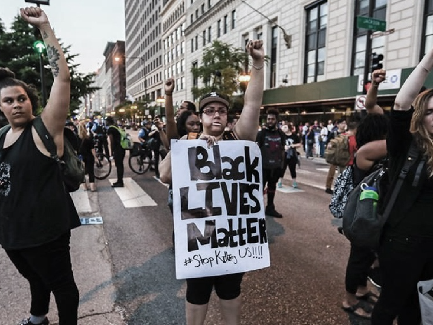 Estados Unidos: segunda noche de violencia en Filadelfia tras la muerte de un hombre negro abatido por la policía