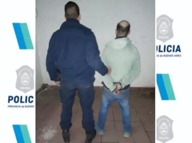 Aprehendieron a un hombre que hurtó una mochila de un auto estacionado
