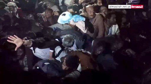 ¡POR AYUDA DE 8 DÓLARES! Estampida mortal deja 85 muertos en Yemen