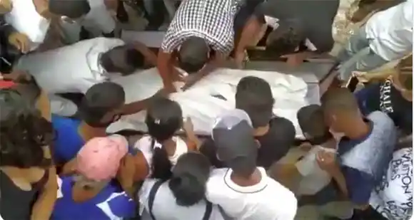 Barranquilla alerta: familiares de fallecido por COVID-19 rompieron protocolos y abrieron ataúd para despedirse