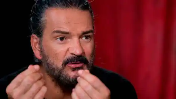 «EXCESO DE TIEMPO LIBRE» Ricardo Arjona critica el lenguaje inclusivo