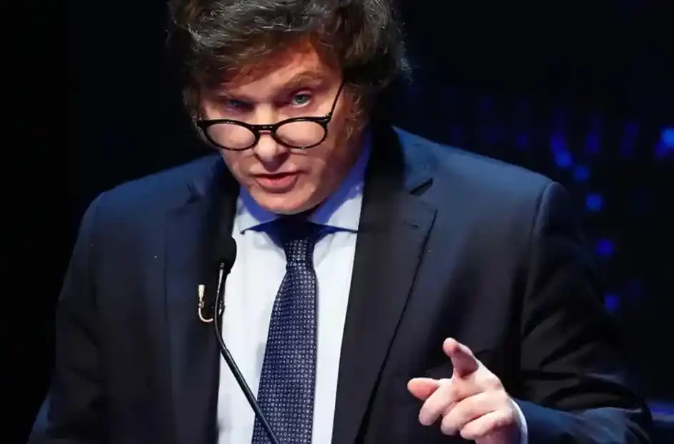 Milei, listo para vetar el aumento a jubilados tras recibir a aliados en el Congreso