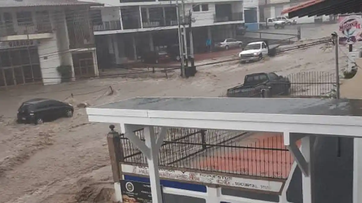 LAS LLUVIAS ponen en jaque al estado Mérida