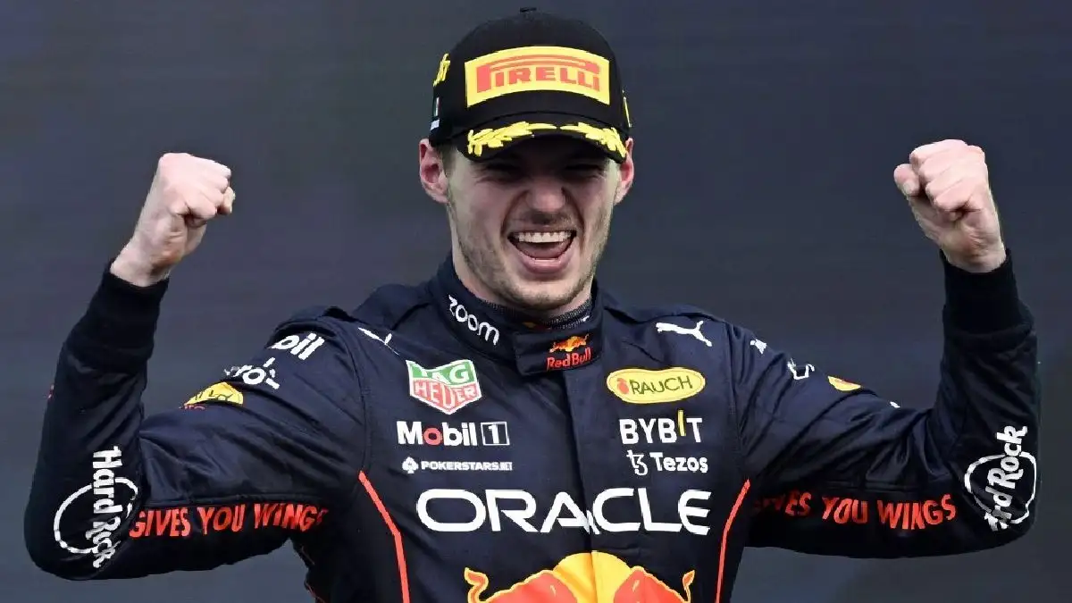 El neerlandés Max Verstappen sigue festejando