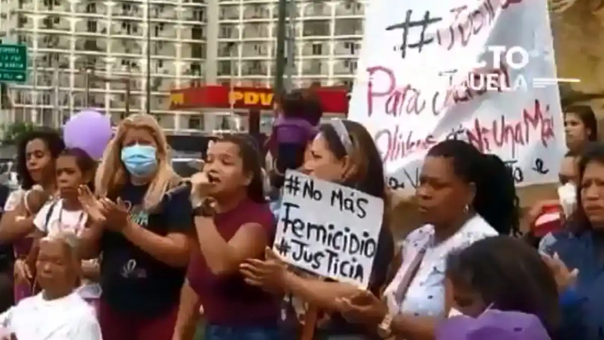 “BASTA DE FEMICIDIO”: vecinos de La Vega exigen justicia para la adolescente que su ex novio la mató de 10 puñaladas (+ Video)