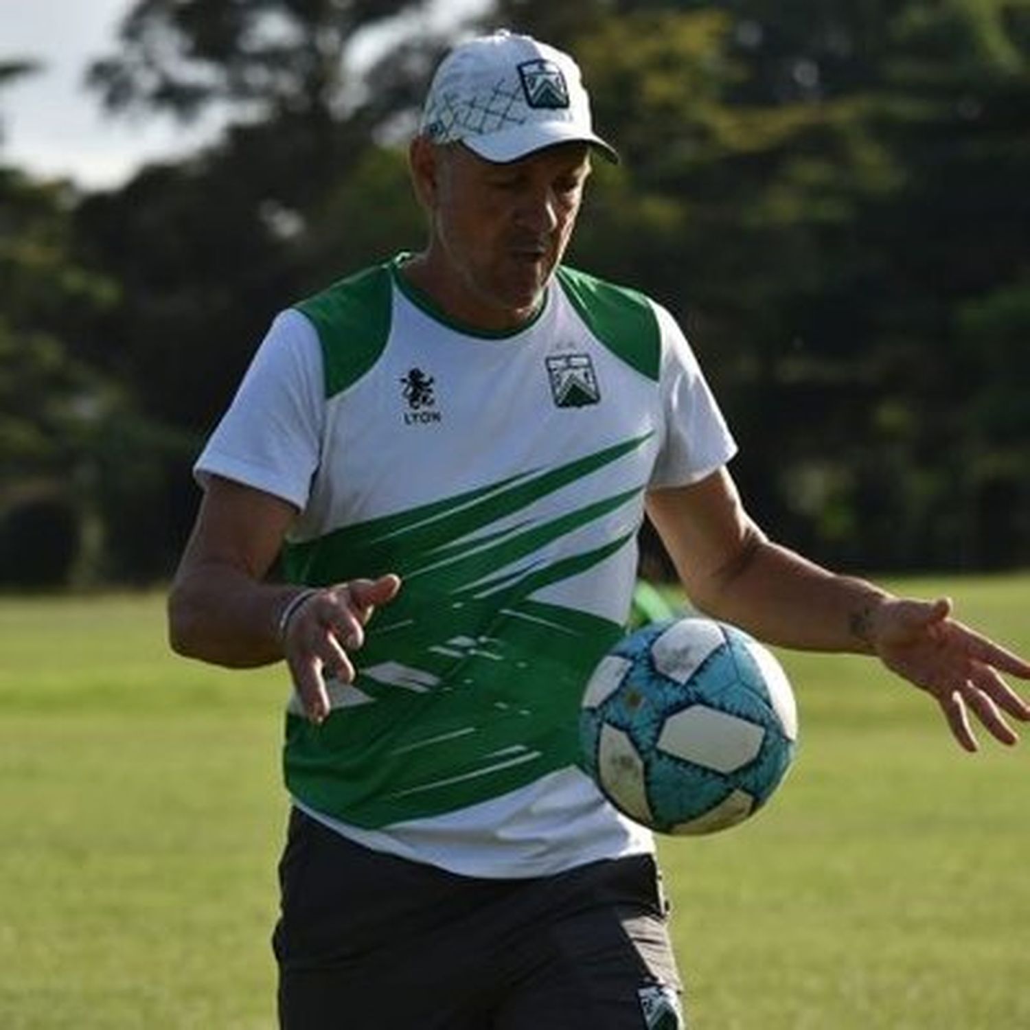 Fabián Cancelarich trabajando en Ferro.