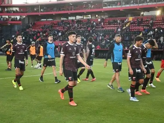 Colón cayó 1 a 0 en Santa Fe y sus hinchas explotaron