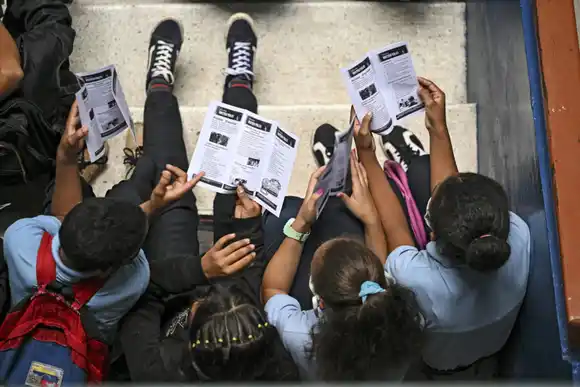 ¡EL CAOS REINA EN LA EDUCACIÓN MEDIA DEL PAÍS! Con el nuevo diseño curricular