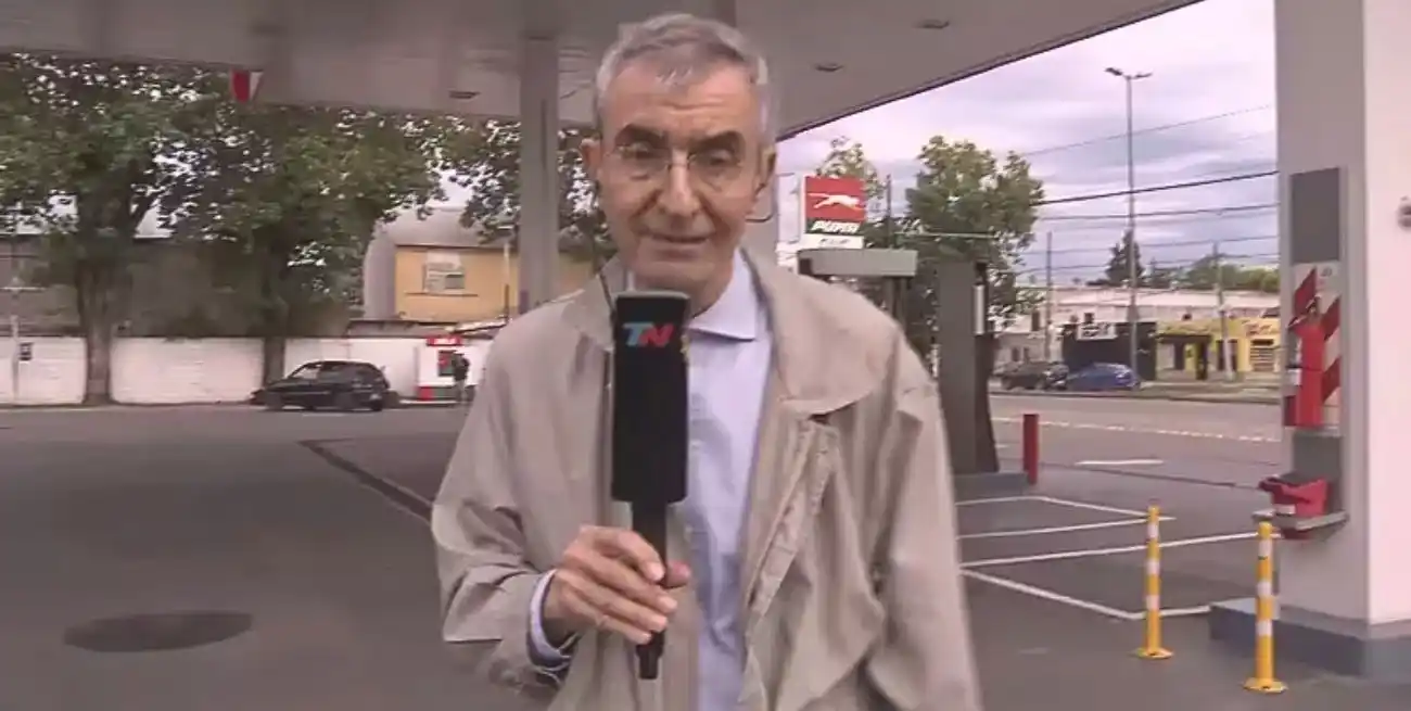 El periodista recorrió la estación de servicio en Rosario en la que mataron al playero.