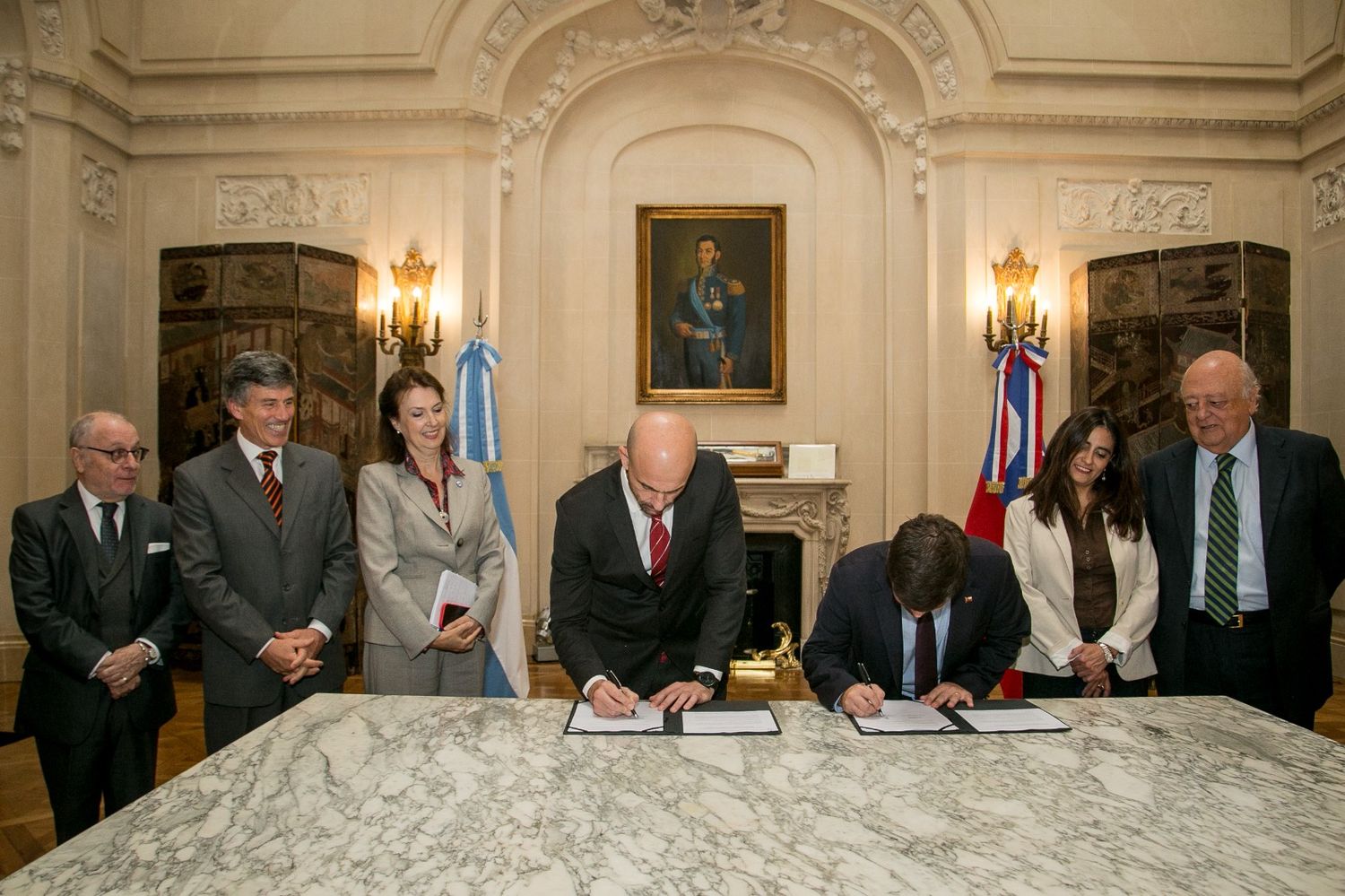 Argentina y Chile firmaron un acuerdo de cooperación para incrementar la conectividad aérea