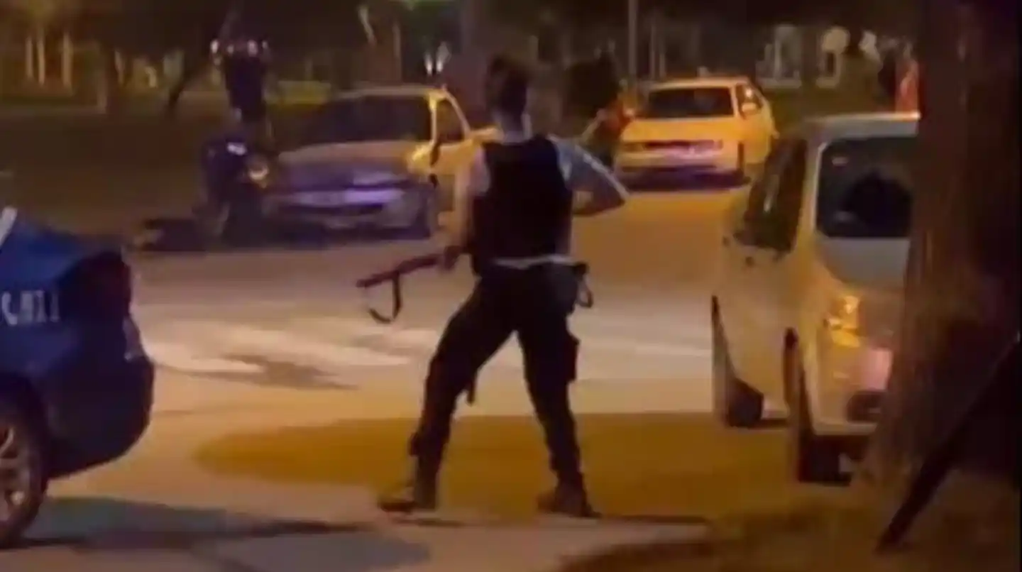 La Policía tuvo que intervenir por varios minutos con postas de goma y gases lacrimógenos