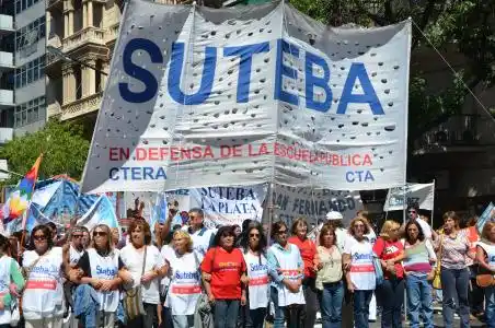 Paro docente: Maestros de Ctera y Suteba se movilizaron al Ministerio de Educación