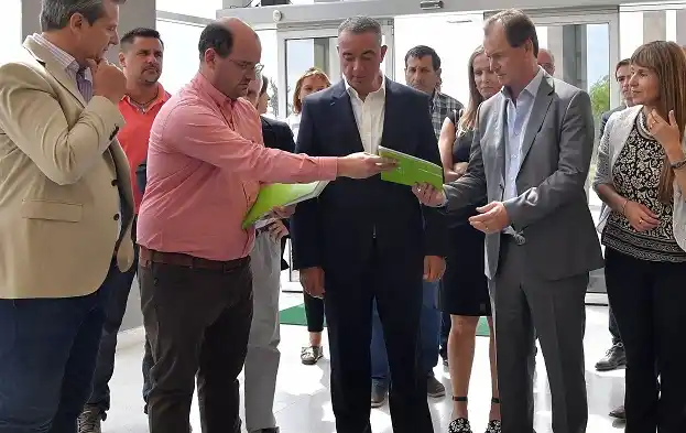 PAMI acordó con la Provincia la finalización de un hospital 