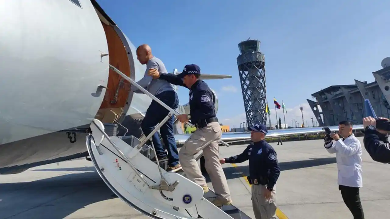 Ya está volando a EE.UU. el narco hermano de Piedad Córdoba