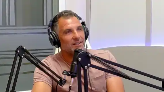 Último Bondi celebró sus 400 programas con un invitado de lujo