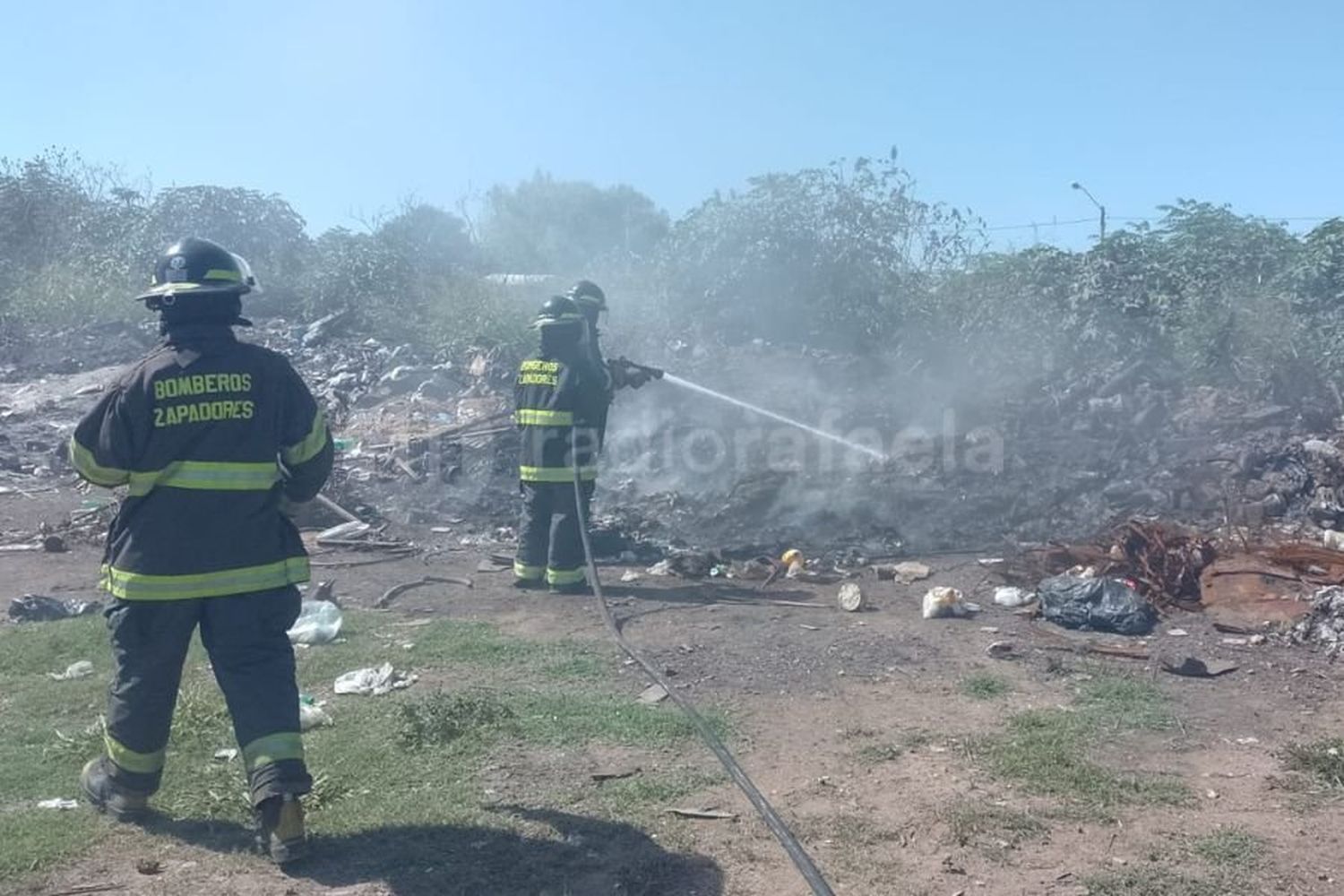 Bomberos Zapadores tuvieron que actuar por una quema de basura