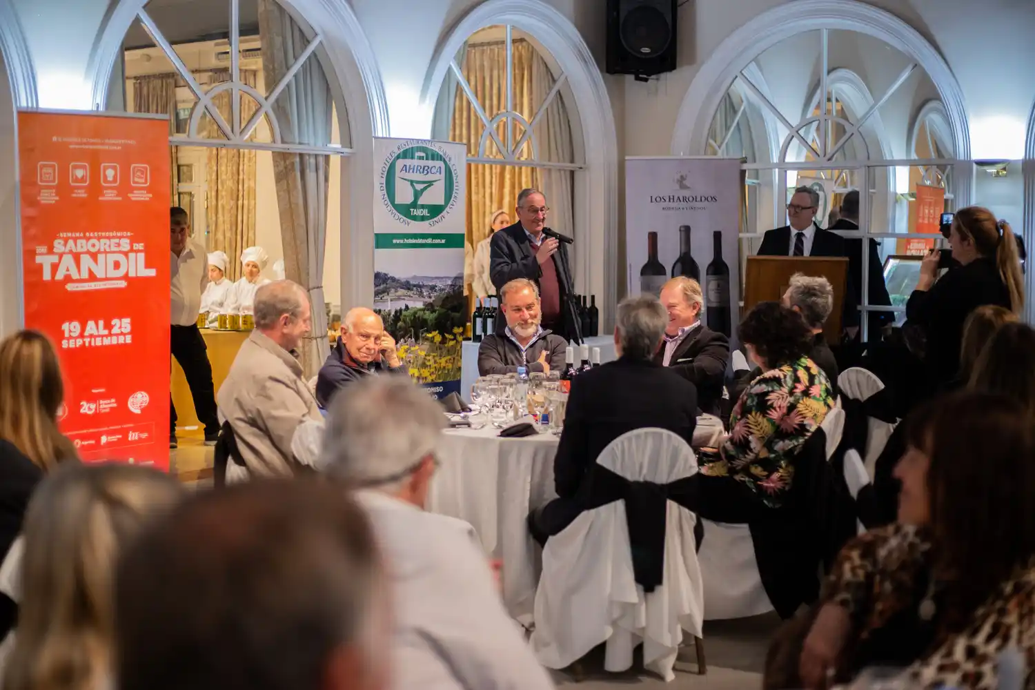 Con gran éxito, se realizó la cena y maridaje de vinos a beneficio del Banco de Alimentos
