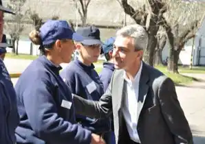 Junín: Mario Meoni visitó la Escuela de Policía Local