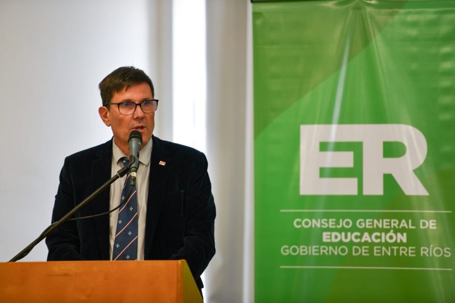 Goity, disertó sobre “Sistemas nominales en la educación