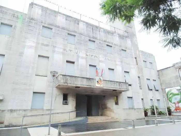 El Municipio canceló una nueva cuota del endeudamiento y redujo el pasivo en dólares