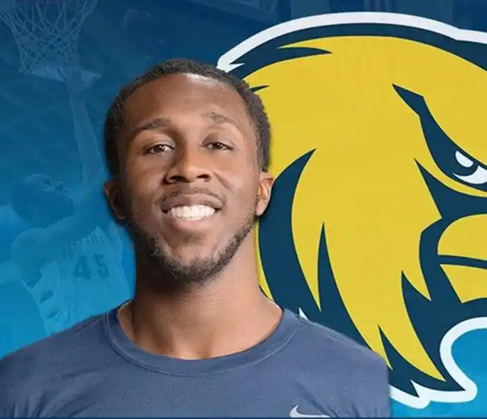 Nana Kodom Ayensu  se suma a Estudiantes