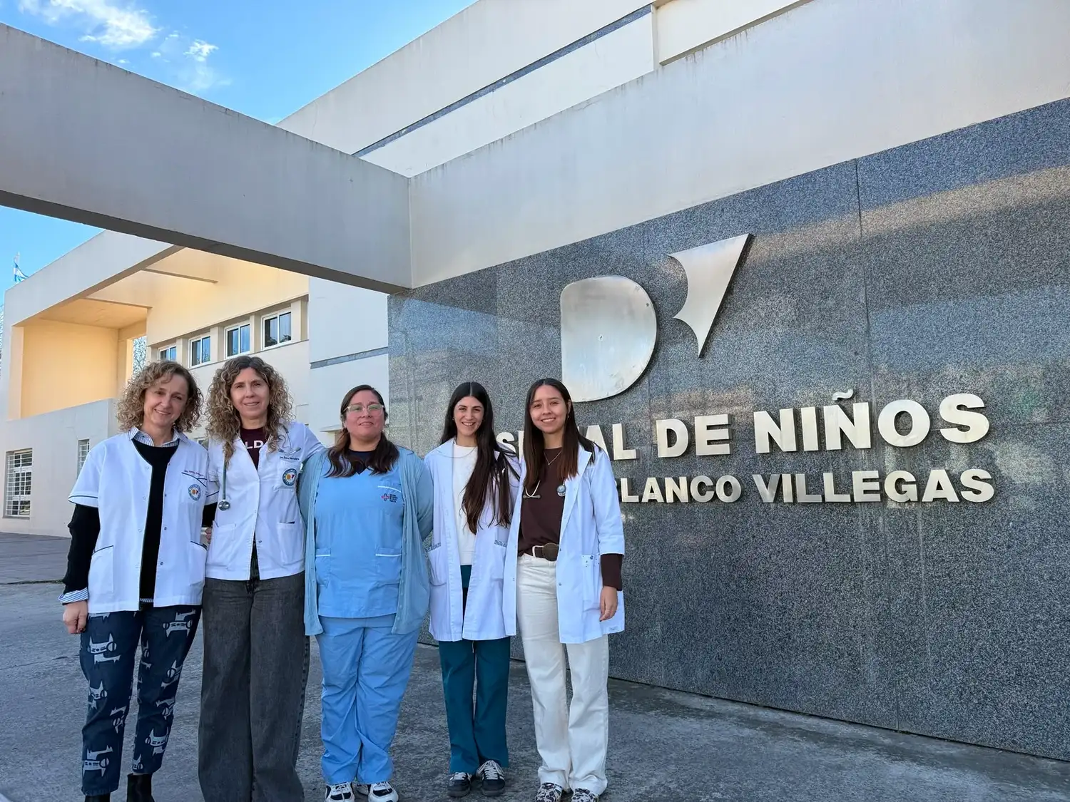 Autoridades, médicas, residentes, enfermeras. Quienes todos los días hacen al Hospital de Niños de Tandil.