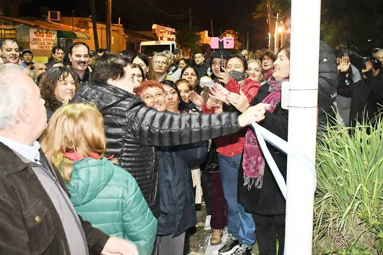 Dejan inaugurada nueva lumínica 
del sector de las 500 viviendas