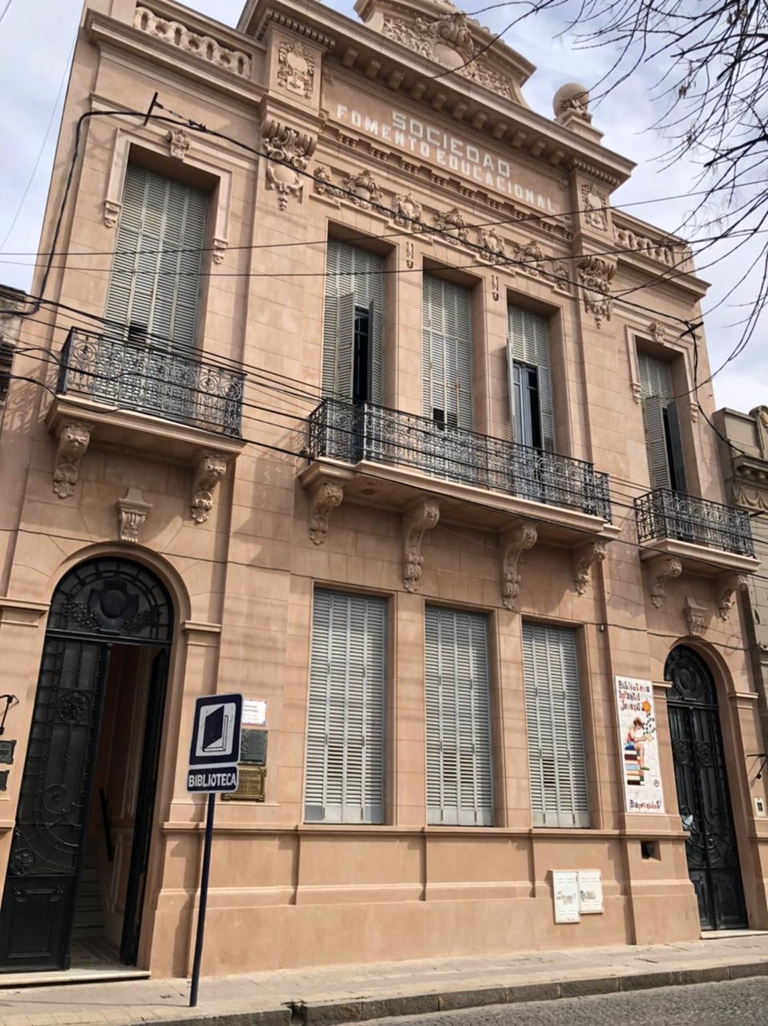 La velada cultural dará comienzo a las 21 en la Biblioteca Popular.