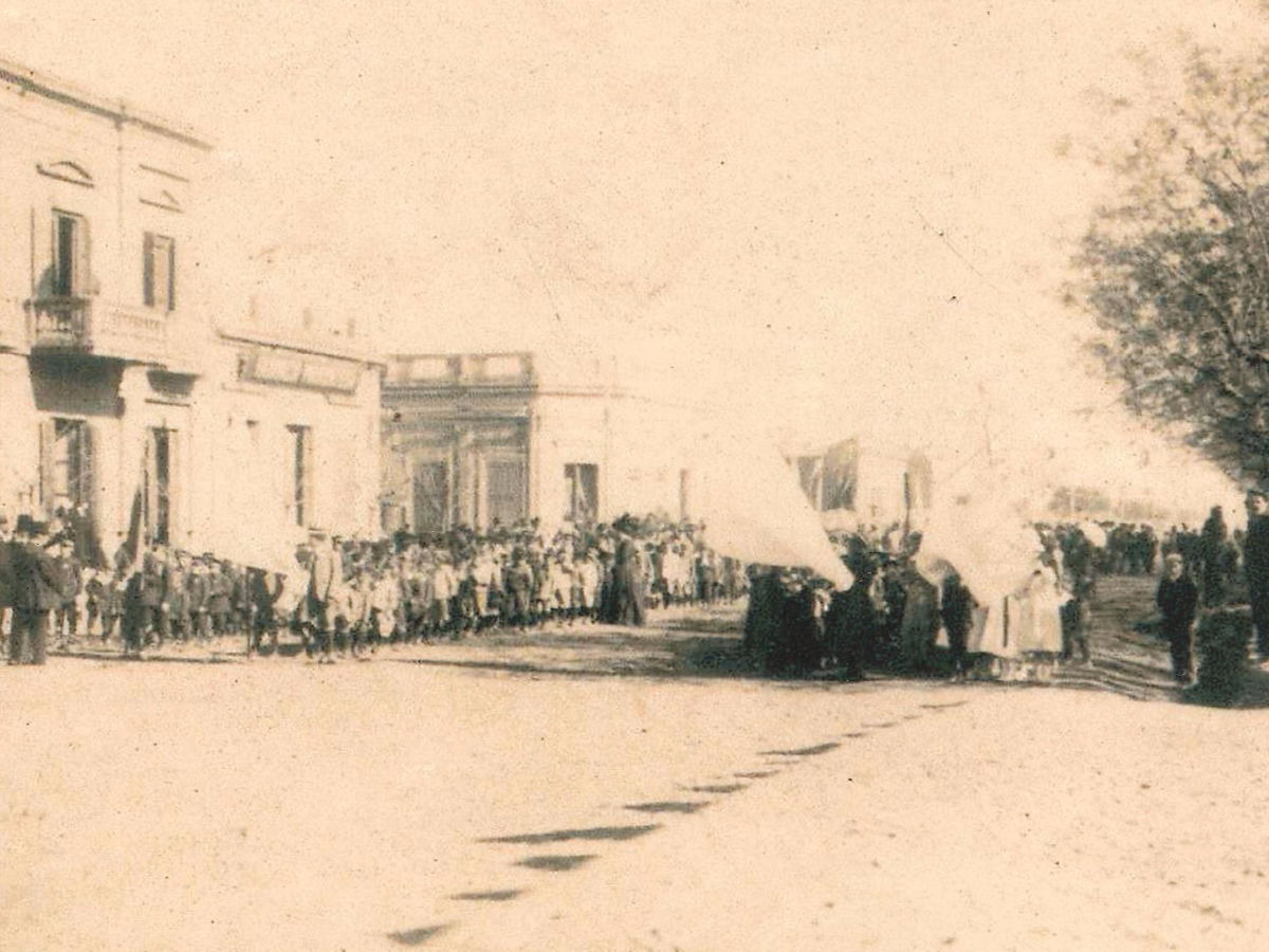 El 25 de Mayo de 1910 en un pueblo gringo, San Francisco 