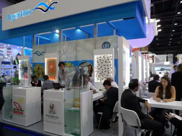 Empresa avícola entrerriana en la feria de Dubai