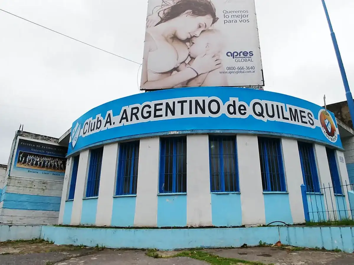 Detuvieron a dos entrenadores de fútbol femenino por abusar de menores