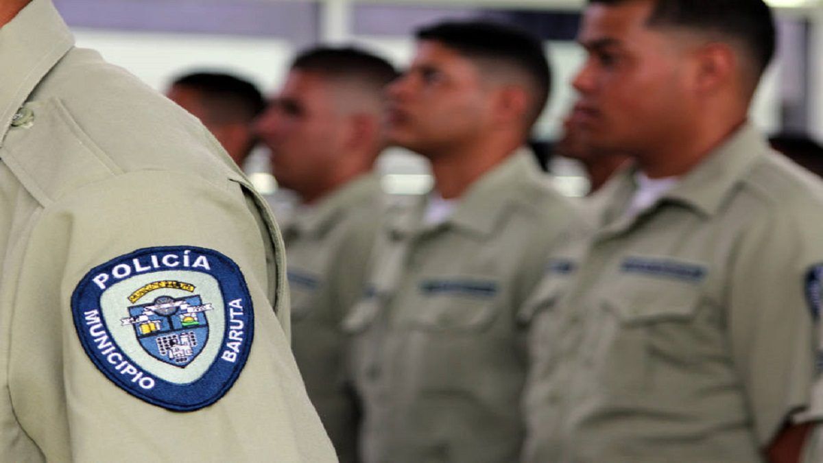 Tres efectivos de PoliBaruta detenidos por homicidio
