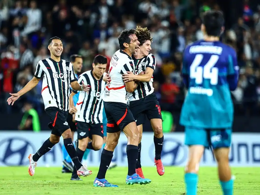 Talleres cayó en Asunción