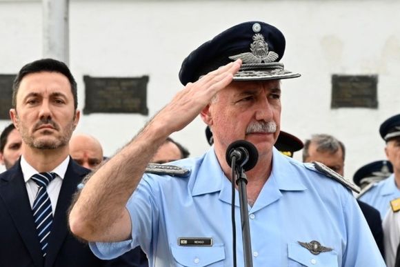 Echaron al jefe de la Fuerza Aérea por incumplimiento del deber y denuncias de abusos